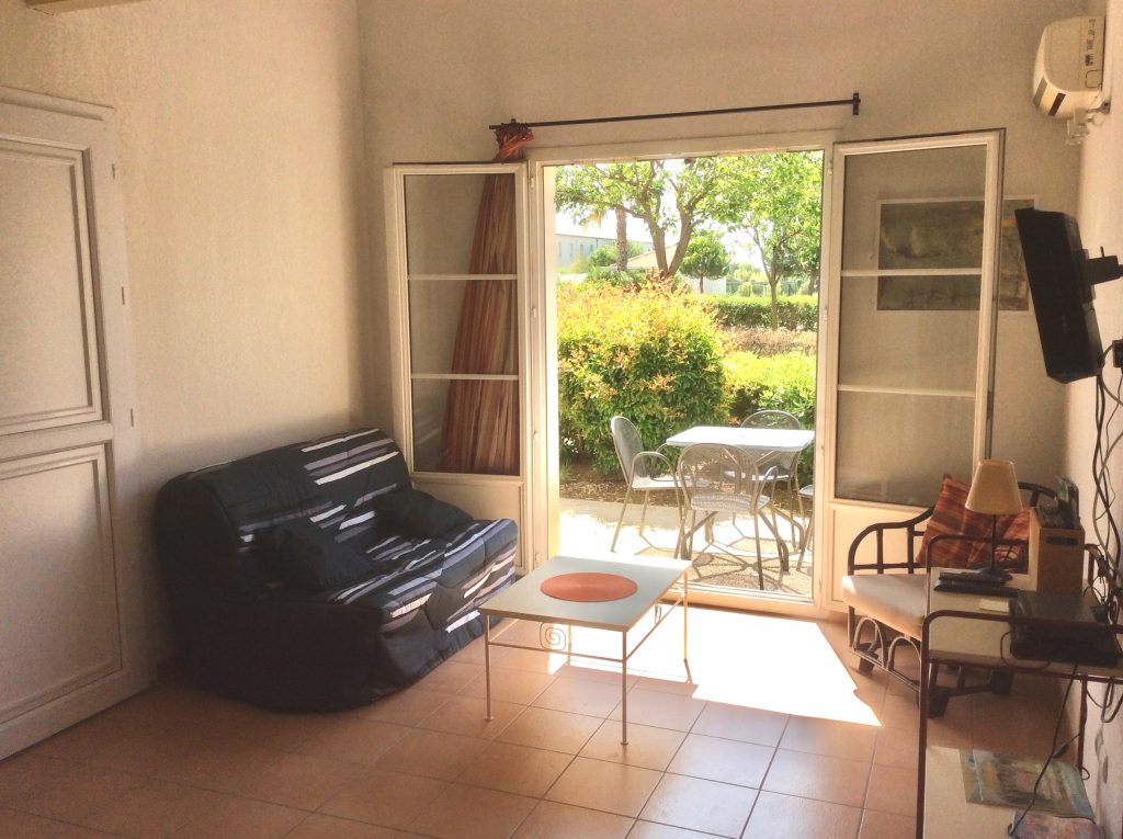 Chalet in traffic free green space, - 2