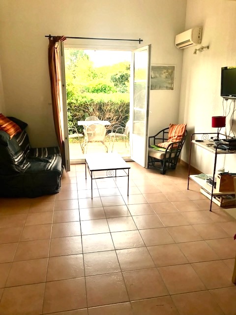 Chalet in traffic free green space, - 5